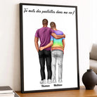 Affiche personnalisée couple hommes posée sur un meuble bas, salon lumineux