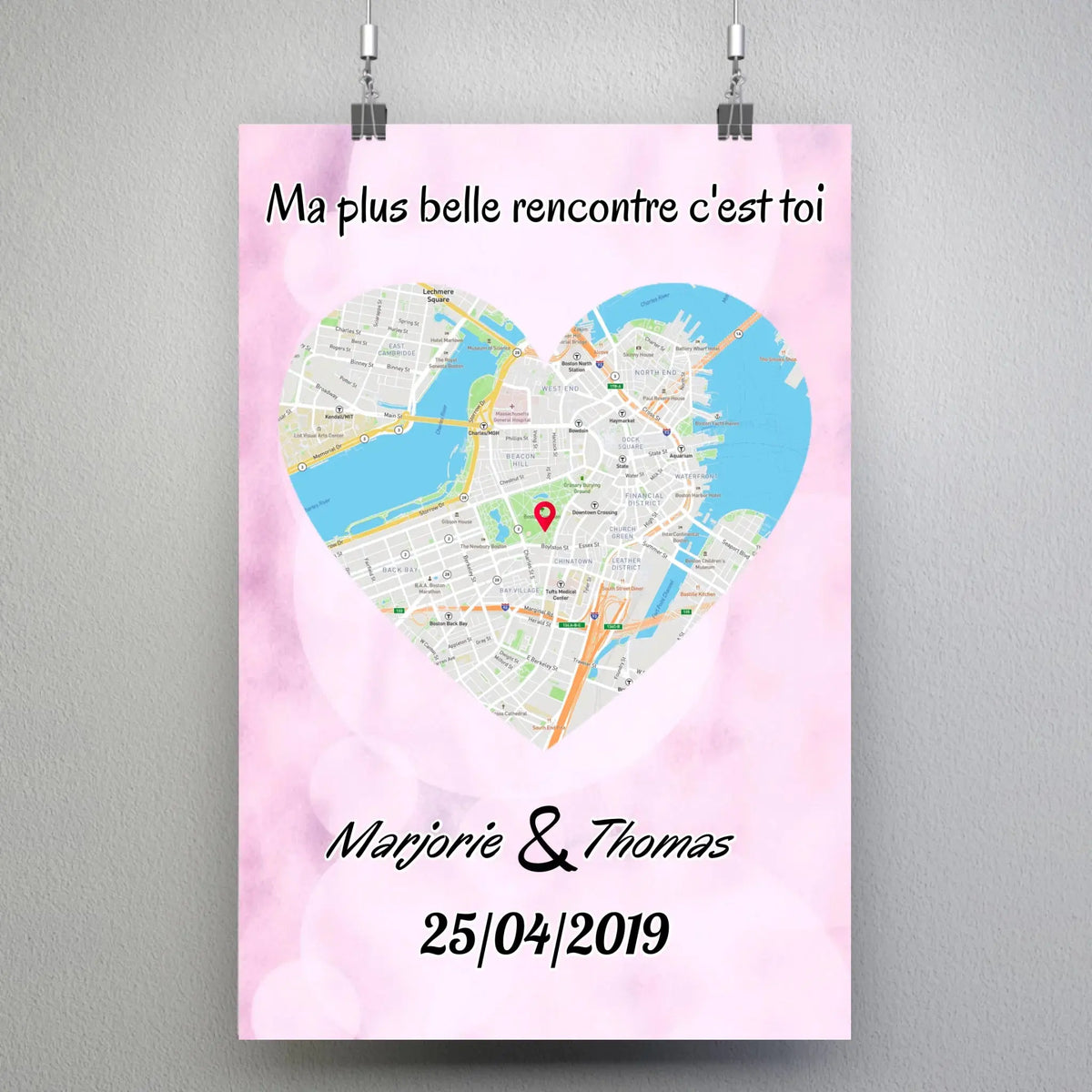 Affiche personnalisée maps style cœur, suspendue avec pinces