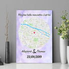 Affiche personnalisée maps style rond posée sur un meuble, décoration avec vases