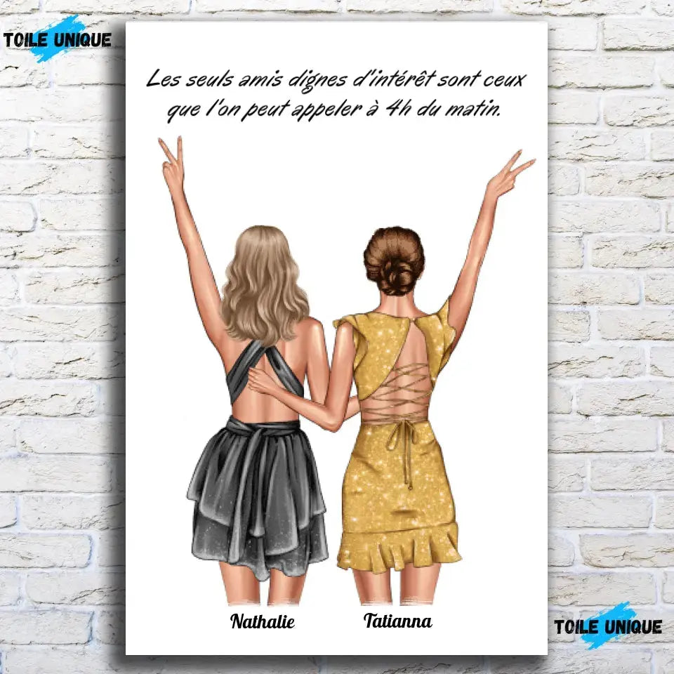 Affiche personnalisée meilleures amies, vue de face sur mur de briques blanches