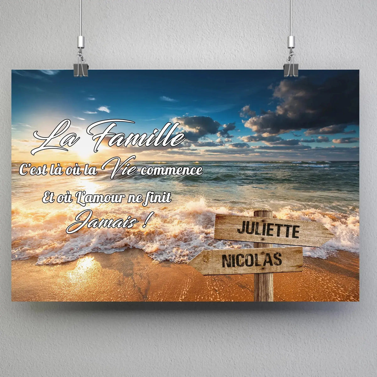 Affiche prénoms personnalisée plage et coucher de soleil, suspendue avec pinces