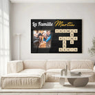 Grande toile famille personnalisée Scrabble accrochée au mur, salon lumineux