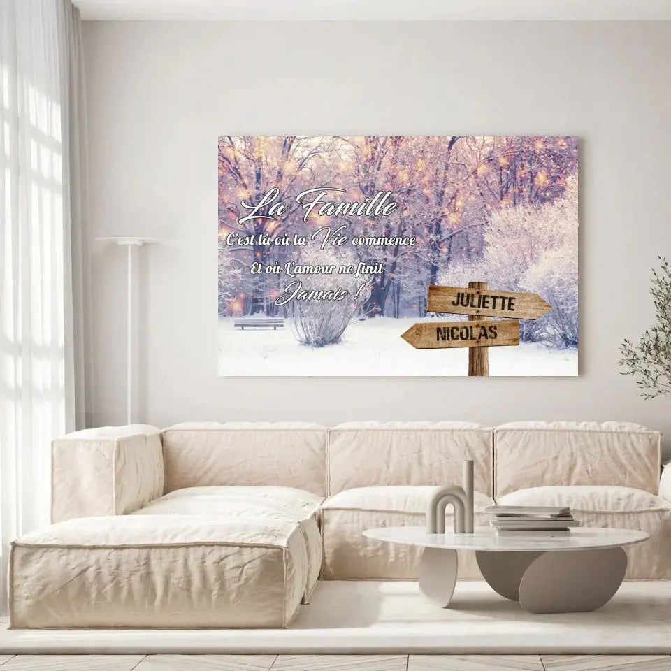 Grande toile prénoms personnalisée paysage enneigé accrochée au mur, salon lumineux
