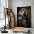 Tableau Aristocratique Lion Royal en Tenue d'Époque sur toile, posé devant des cadres empilés près d'une fenêtre