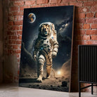 Tableau Cosmique Lion Astronaute sur toile, posé au sol contre un mur de briques rouges