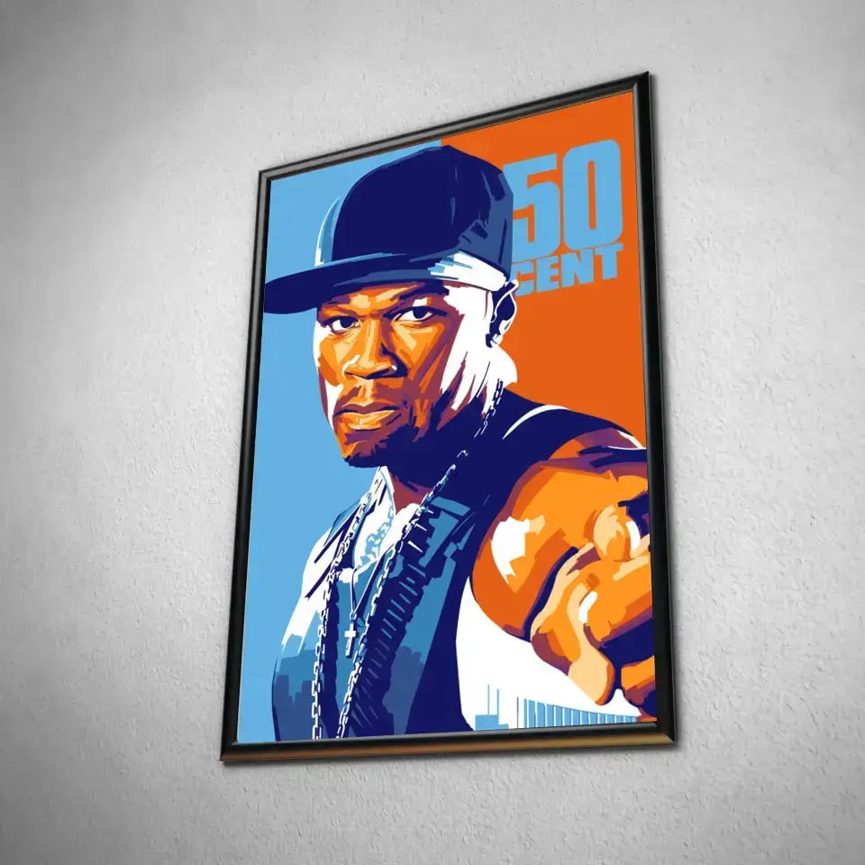 Tableau Décoratif 50Cent en affiche encadrée noire, vue inclinée sur un mur gris