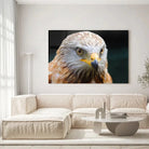 Tableau Décoratif Aigle en verre acrylique, accroché dans un salon lumineux au-dessus d'un canapé beige