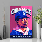 Tableau Décoratif Chance The Rapper en affiche posée sur une étagère avec des vases