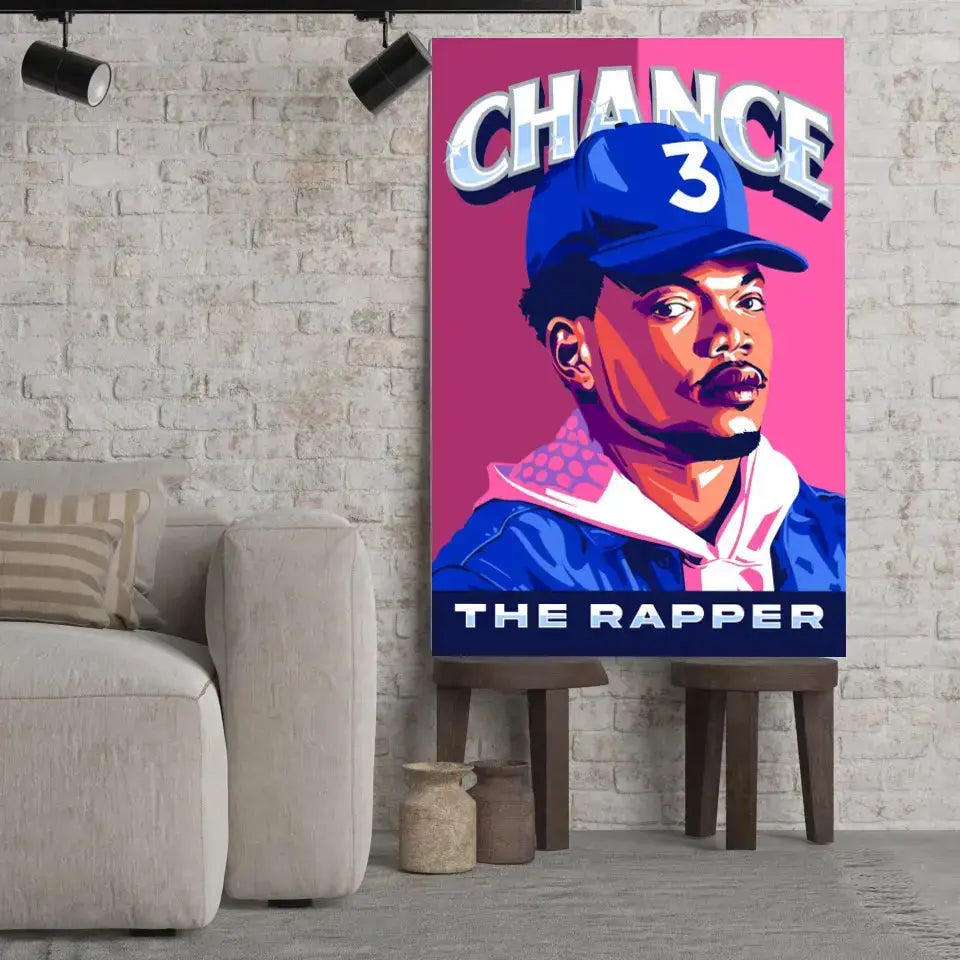 Tableau Décoratif Chance The Rapper sur toile, posé sur des tabourets devant un mur de briques