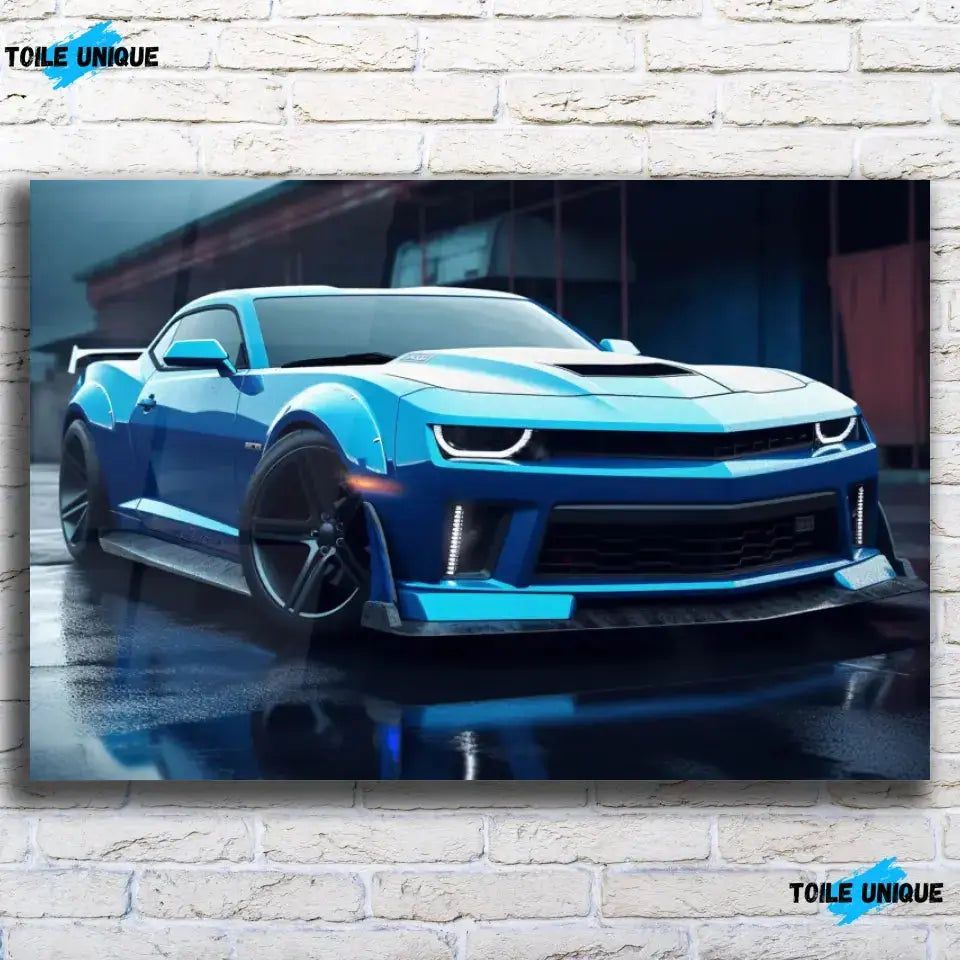 Tableau Décoratif Chevrolet Camaro SS en verre acrylique, vue de face sur un mur de briques blanches