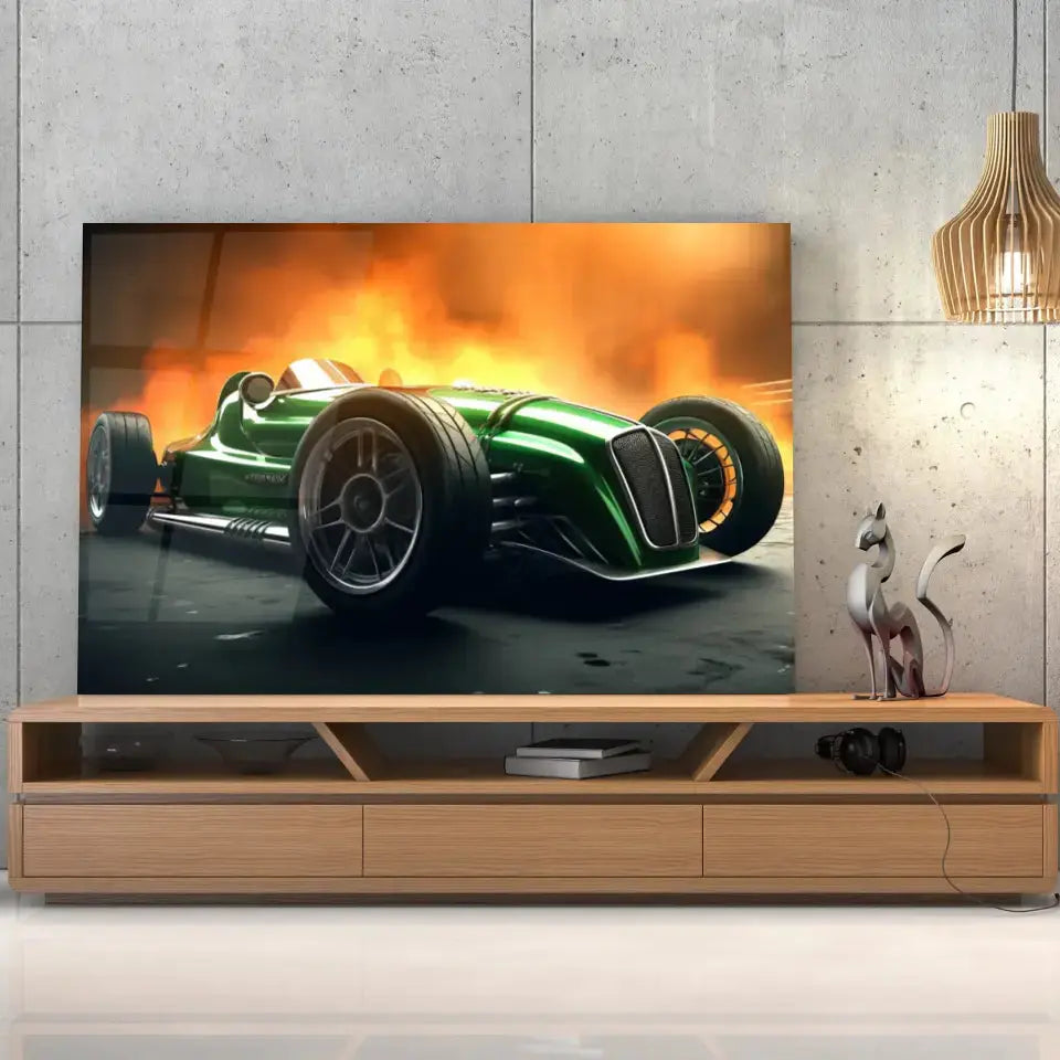 Tableau Décoratif Formula 1 Classic en verre acrylique, posé sur un meuble TV en bois devant un mur en béton