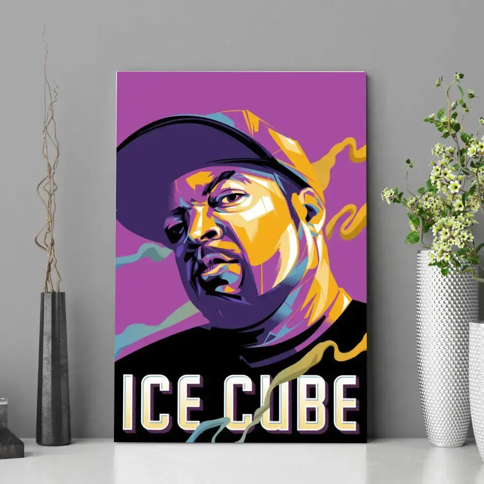 Tableau Décoratif Ice Cube en affiche posée sur une étagère avec des vases