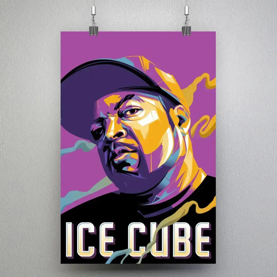 Tableau Décoratif Ice Cube en affiche suspendue par des pinces sur un mur gris