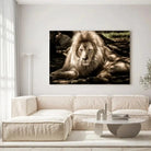 Tableau Décoratif Lion de l'Atlas sur toile, accrochée dans un salon lumineux au-dessus d'un canapé beige
