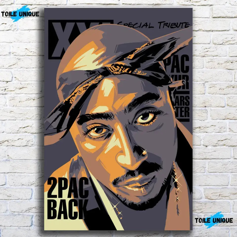 Tableau Décoratif Tupac Shakur 2Pac sur toile, accroché sur un mur de briques blanches