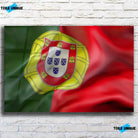 Tableau Drapeau Portugal en verre acrylique, vue de face sur un mur de briques blanches