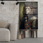 Tableau Lion avec Couronne et Armure Médiévale en verre acrylique, posé sur des tabourets devant un mur de briques