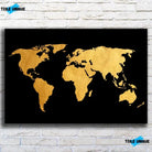Tableau Décoratif Map Monde Fond Noir en affiche, vue de face sur un mur de briques blanches