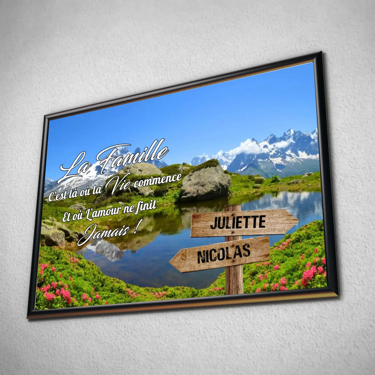 Tableau prénoms personnalisé plaine et montagne dans un cadre noir, incliné