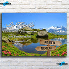 Tableau prénoms personnalisé plaine et montagne, vue de face sur mur de briques blanches