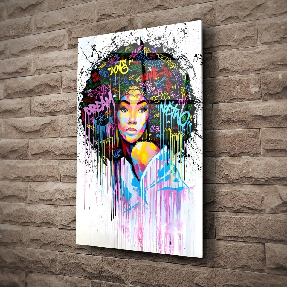 Tableau Street Art Éclat Afro en verre acrylique, fixé sur un mur de pierre