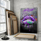 Tableau Street Art Éclat Liquide en verre acrylique, posé devant des cadres empilés