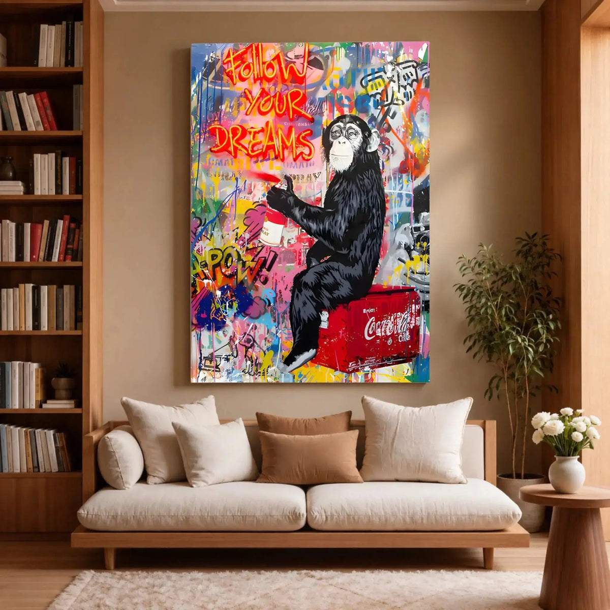 Tableau Street Art Pause Urbaine sur toile, accroché dans un salon avec bibliothèque