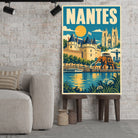 Tableau décoratif Nantes dans un cadre en bois clair, incliné