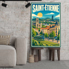 Tableau décoratif Saint-Étienne dans un cadre en bois clair, incliné