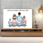 Toile personnages famille personnalisée (2 enfants) posée sur un meuble bas, décoration salon