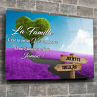 Toile prénoms personnalisée arbre cœur et champ violet sur mur de pierre grise, ambiance loft