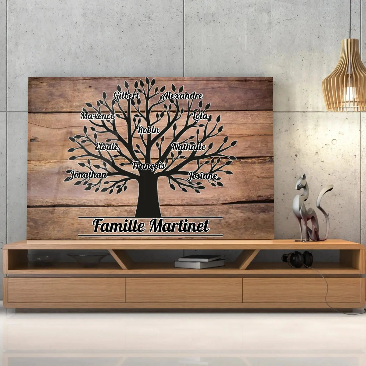 Toile prénoms personnalisée Arbre de Vie posée sur un meuble bas, gros plan