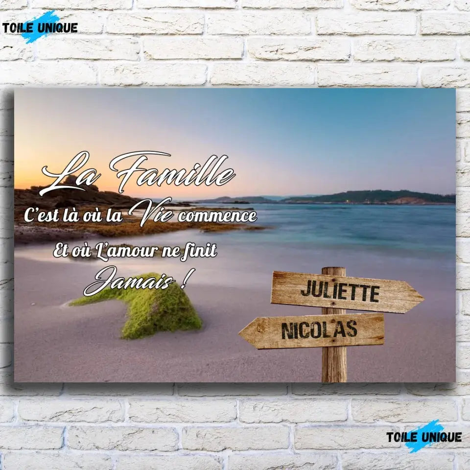 Toile prénoms personnalisée plage et algues sur mur de briques, gros plan