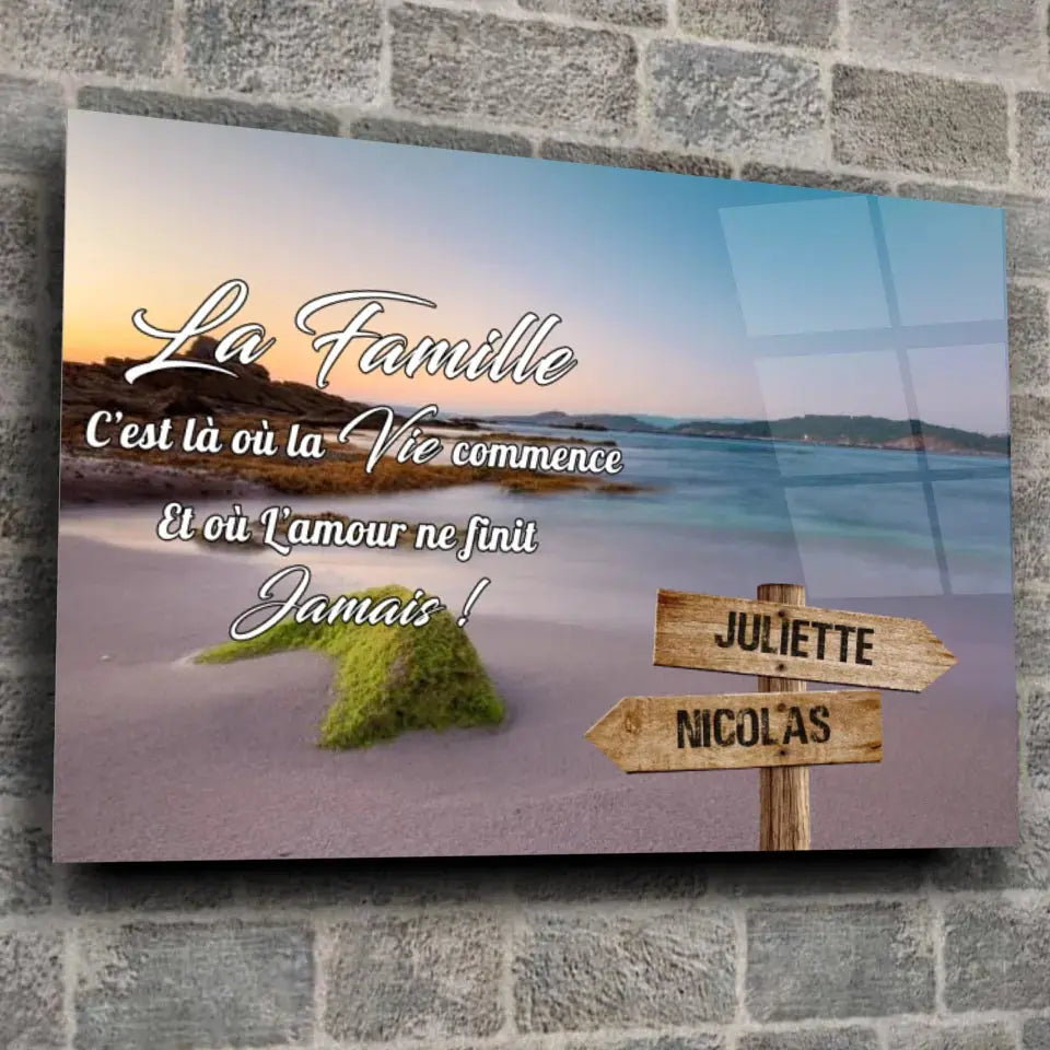 Toile prénoms personnalisée plage et algues sur mur de pierre grise, ambiance loft