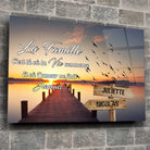 Toile prénoms personnalisée ponton en bois sur mur de pierre grise, ambiance loft
